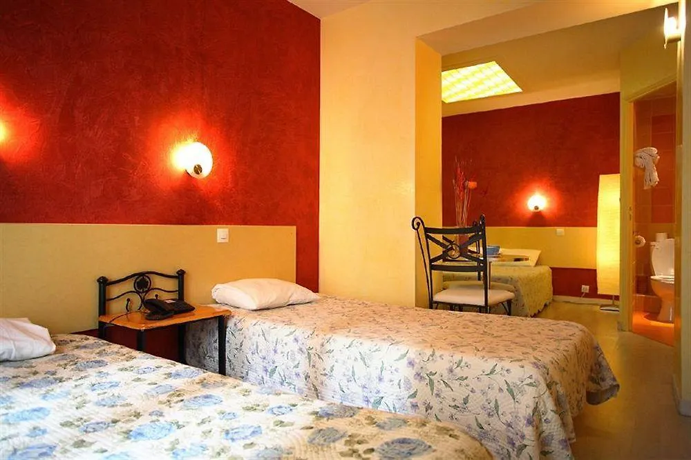 ***  Hotel Des Arts-Bastille Paris France
